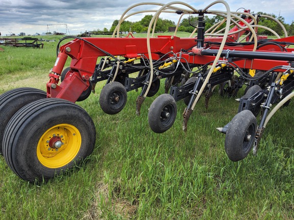 2022 Bourgault 3335QDA Air Seeder
