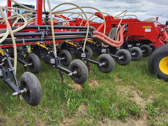 2022 Bourgault 3335QDA Air Seeder