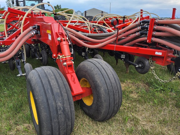 2022 Bourgault 3335QDA Air Seeder
