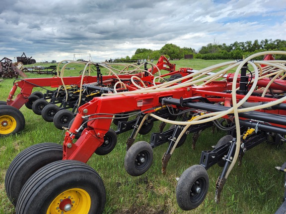 2022 Bourgault 3335QDA Air Seeder