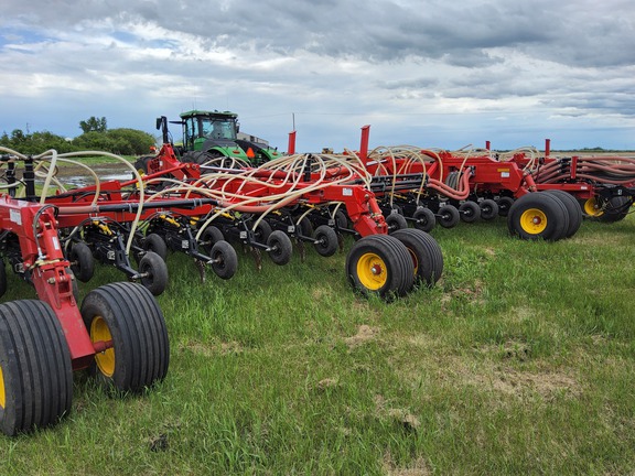2022 Bourgault 3335QDA Air Seeder
