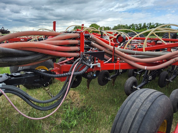 2022 Bourgault 3335QDA Air Seeder