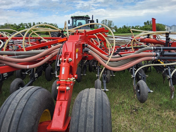 2022 Bourgault 3335QDA Air Seeder