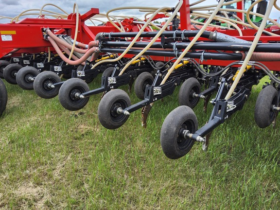 2022 Bourgault 3335QDA Air Seeder