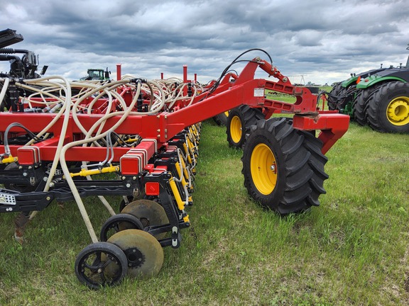 2022 Bourgault 3335QDA Air Seeder