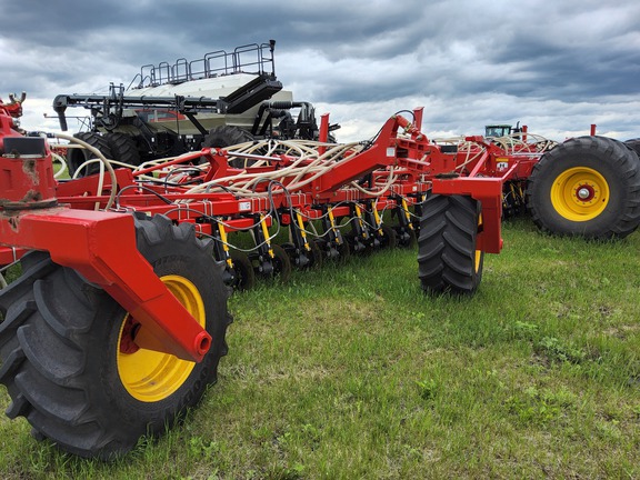 2022 Bourgault 3335QDA Air Seeder