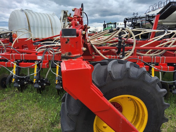 2022 Bourgault 3335QDA Air Seeder