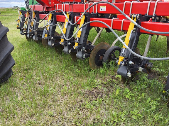 2022 Bourgault 3335QDA Air Seeder