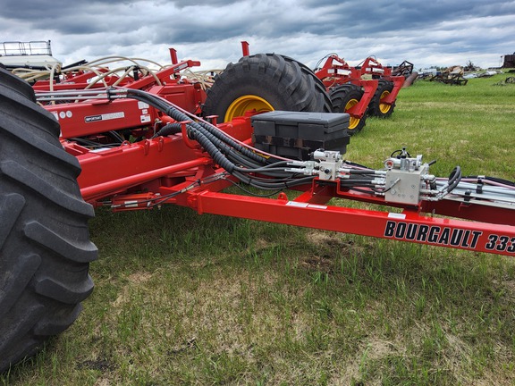 2022 Bourgault 3335QDA Air Seeder