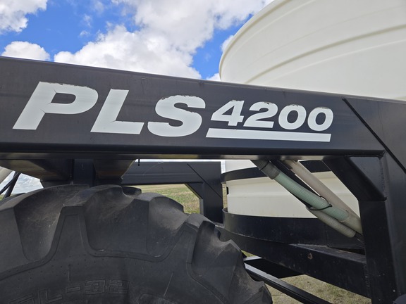 2012 Misc PLS4200 Applicator