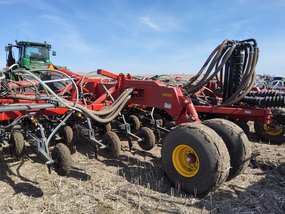2023 Bourgault 3335QDA Air Seeder