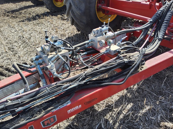 2023 Bourgault 3335QDA Air Seeder