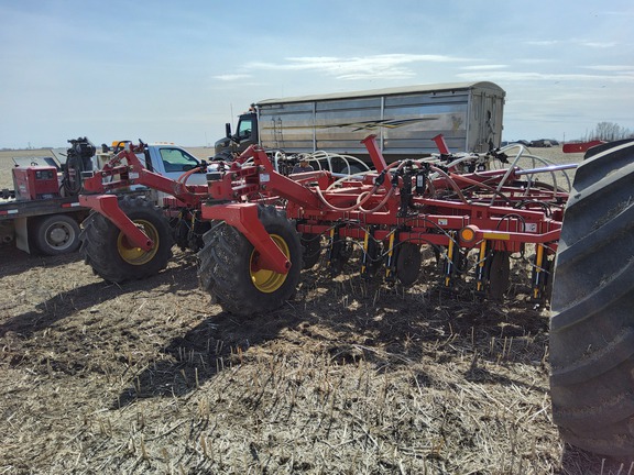 2023 Bourgault 3335QDA Air Seeder
