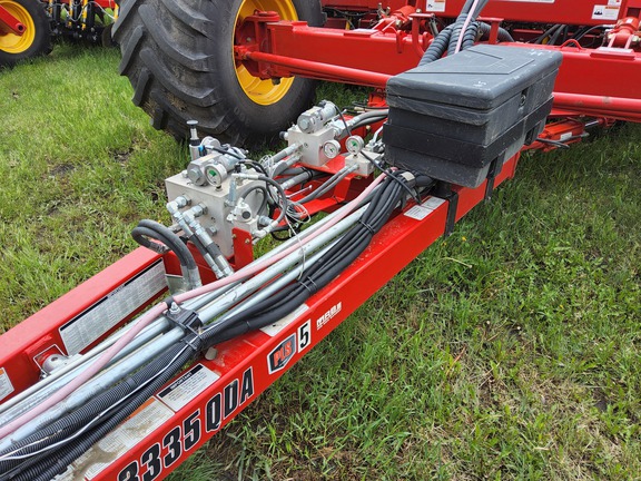 2022 Bourgault 3335QDA Air Seeder