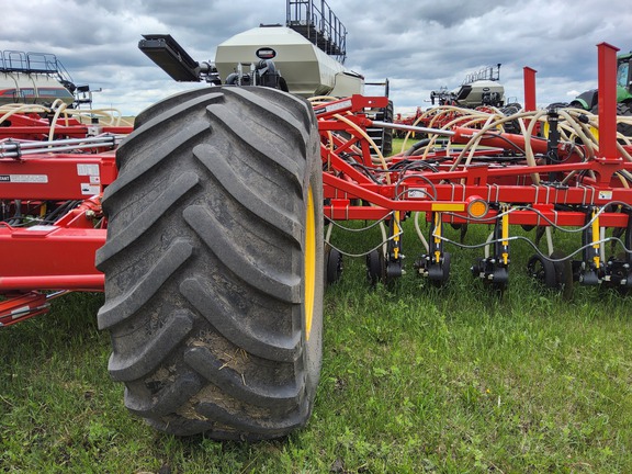 2022 Bourgault 3335QDA Air Seeder