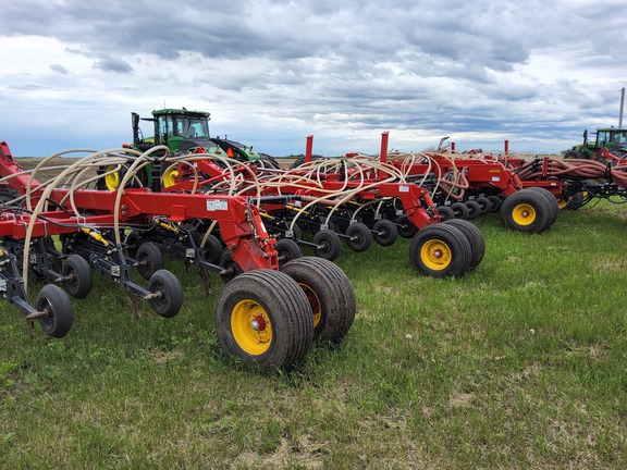 2022 Bourgault 3335QDA Air Seeder