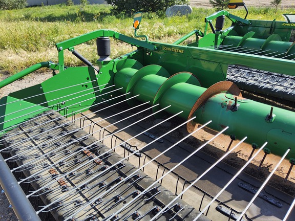 2019 John Deere 615P Header Combine