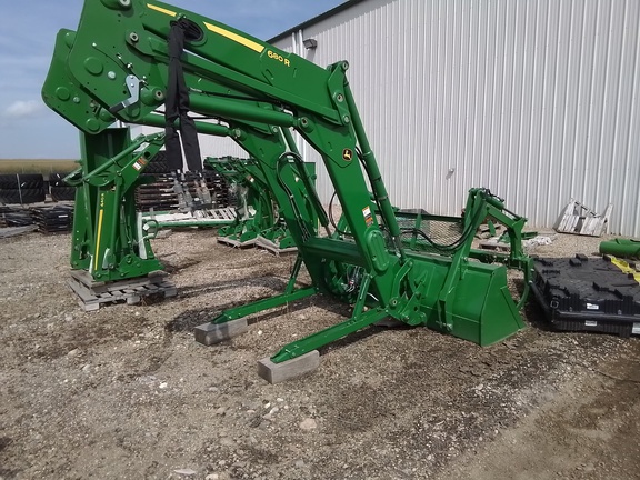 2019 John Deere 680R Loader