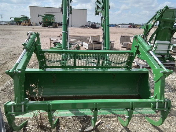 2019 John Deere 680R Loader