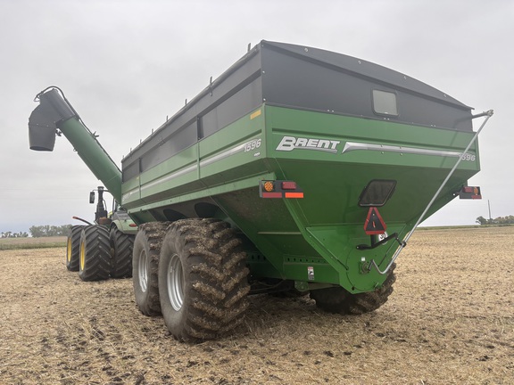 2021 Brent 1596 Grain Cart