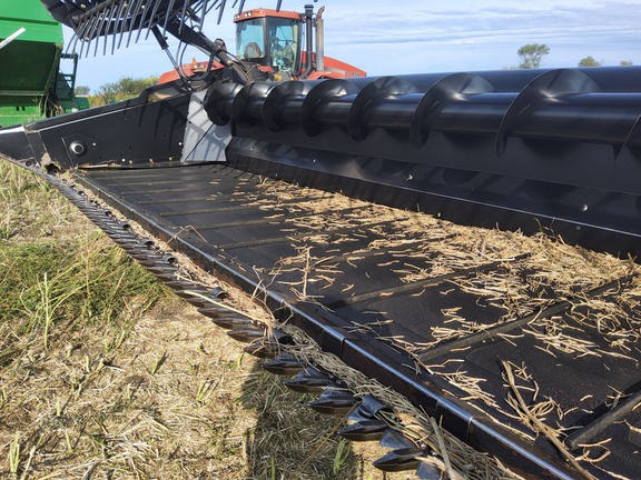 2016 MacDon FD75-40 Header Combine