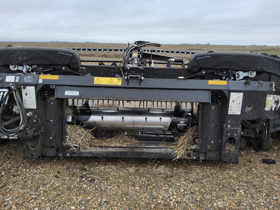 2022 MacDon FD240 Header Combine