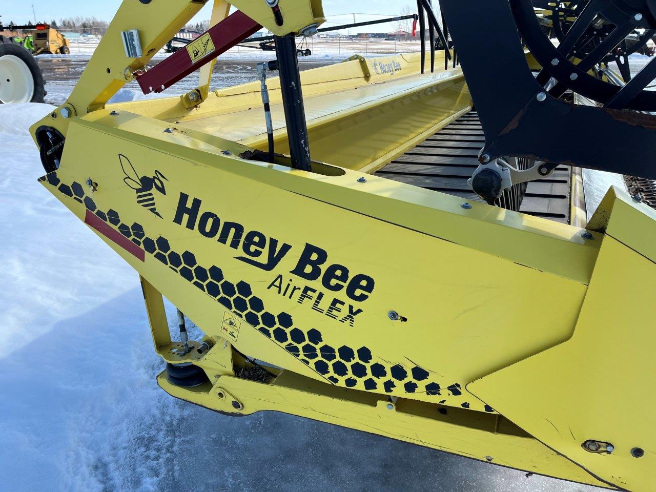 2016 Honey Bee AF240 DK CNH-6 Header Draper Flex