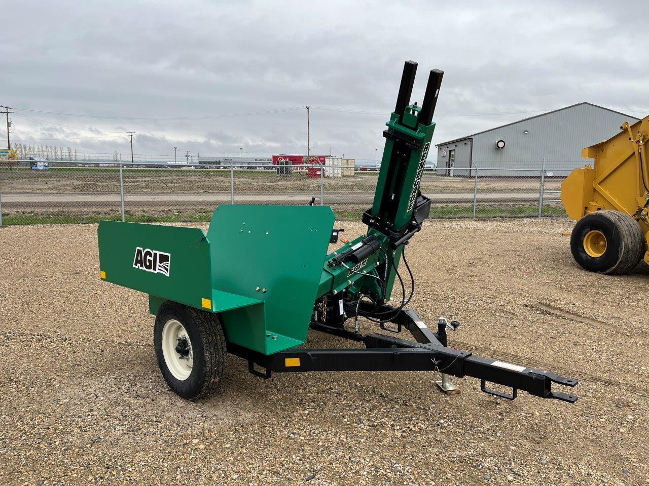 2024 Wheatheart Renegade Post Driver