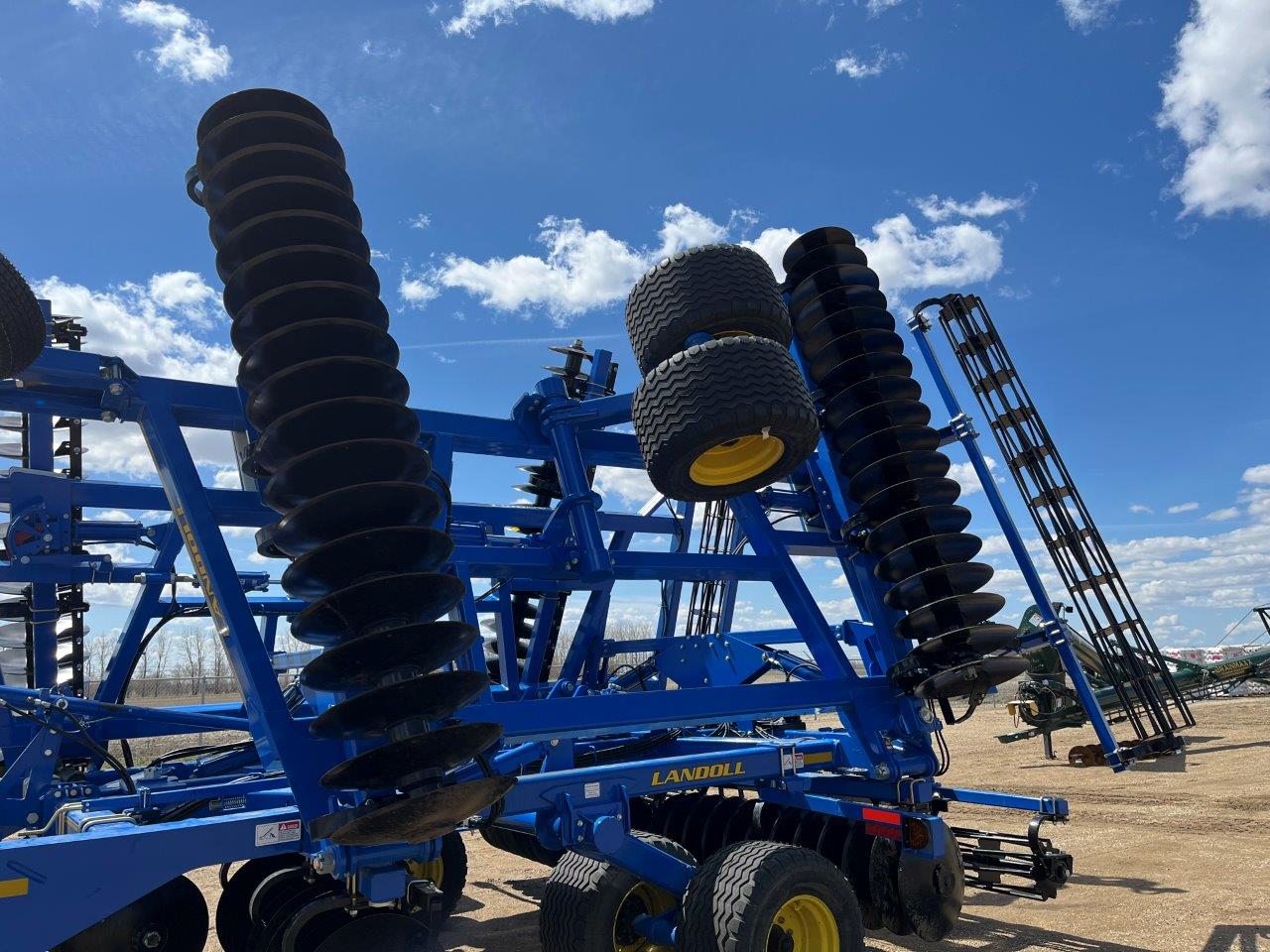 2024 Landoll 7530-35 Vertical Tillage