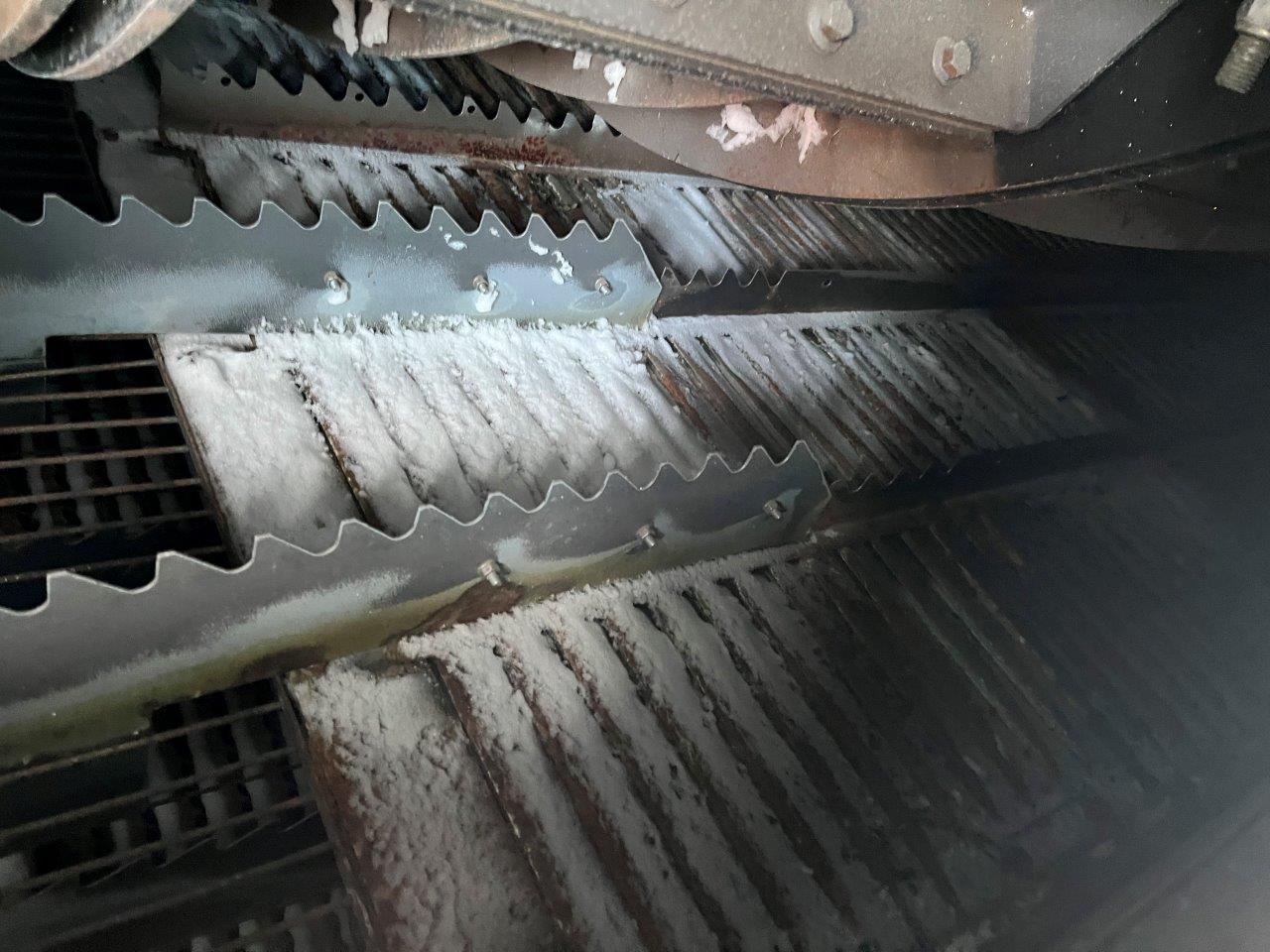 2011 AGCO Gleaner A86 w/ 4200-15' PU Combine