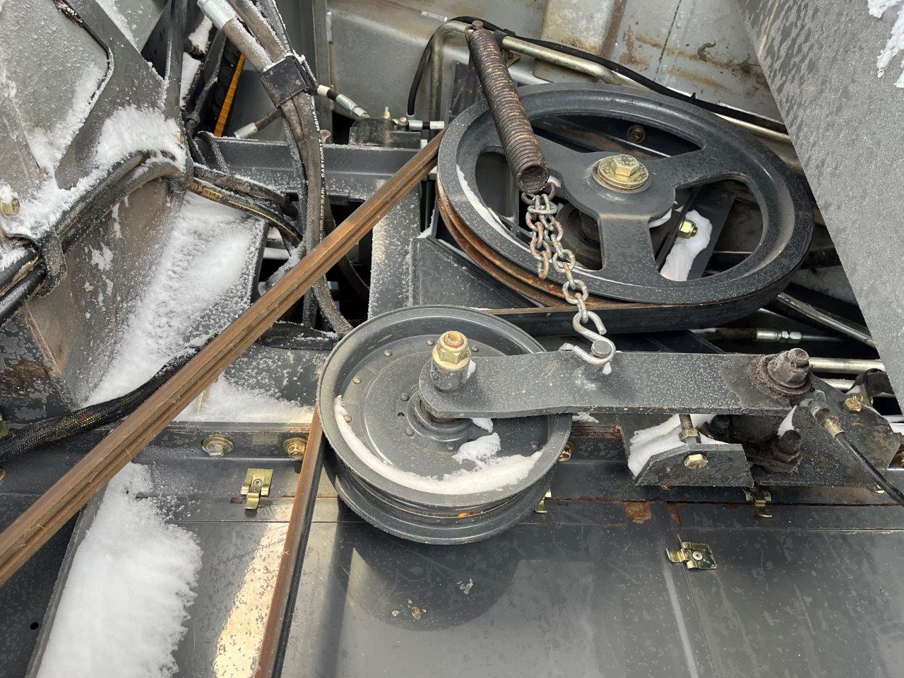 2011 AGCO Gleaner A86 w/ 4200-15' PU Combine