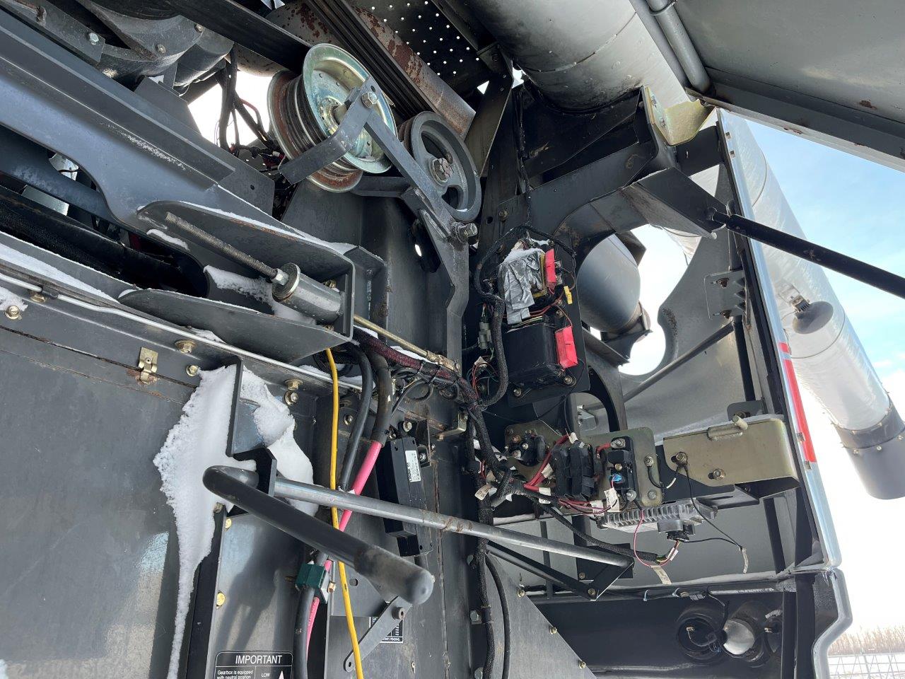 2011 AGCO Gleaner A86 w/ 4200-15' PU Combine