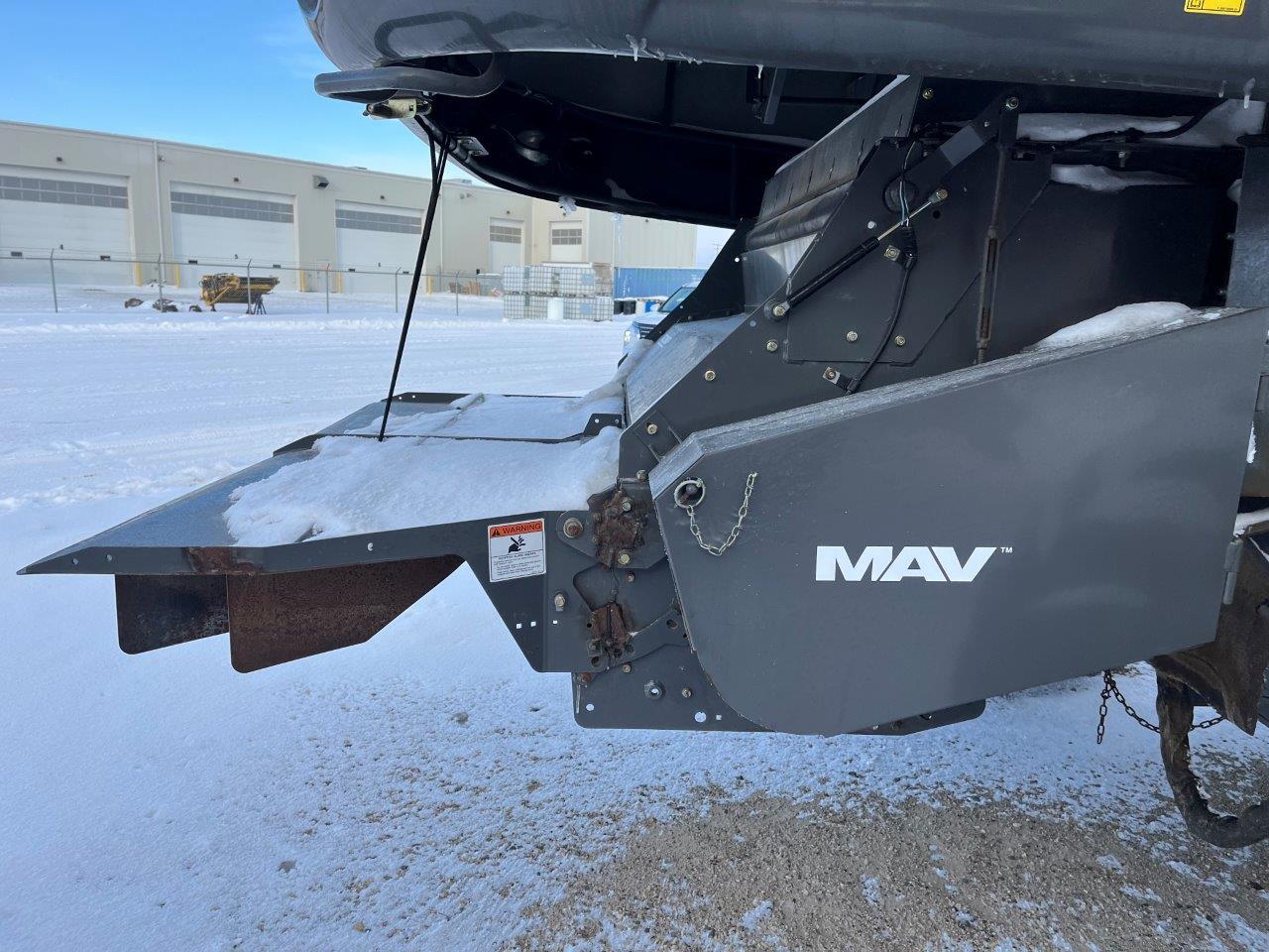 2011 AGCO Gleaner A86 w/ 4200-15' PU Combine
