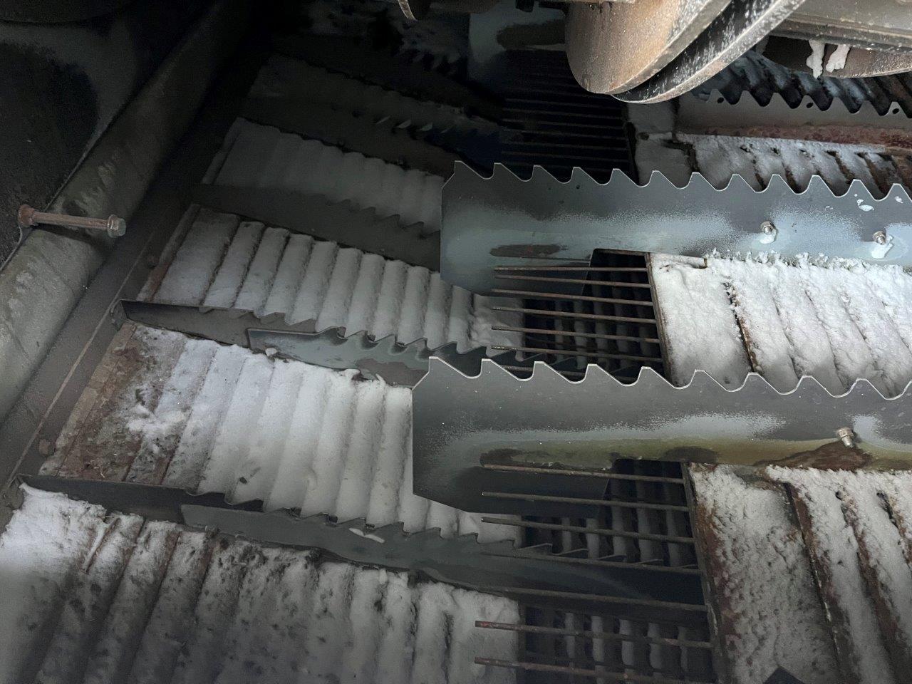 2011 AGCO Gleaner A86 w/ 4200-15' PU Combine