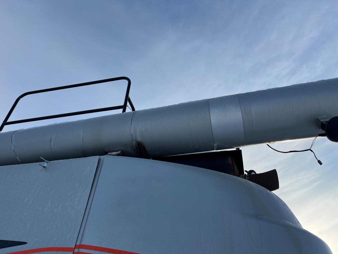 2011 AGCO Gleaner A86 w/ 4200-15' PU Combine