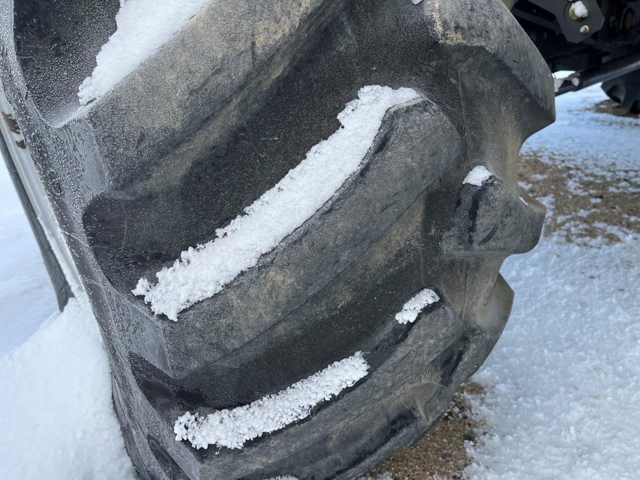 2011 AGCO Gleaner A86 w/ 4200-15' PU Combine