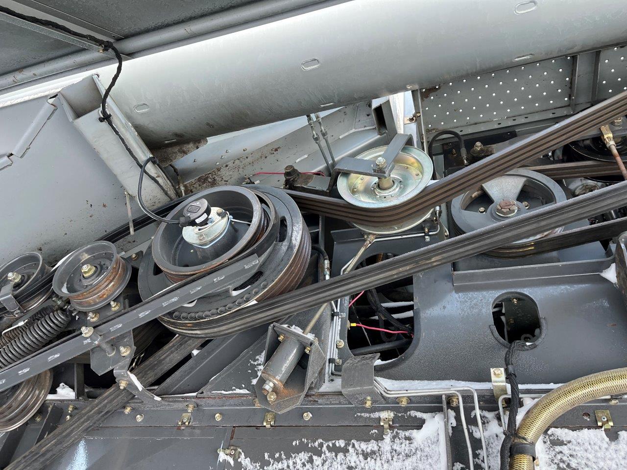 2011 AGCO Gleaner A86 w/ 4200-15' PU Combine