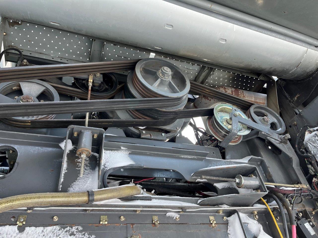 2011 AGCO Gleaner A86 w/ 4200-15' PU Combine