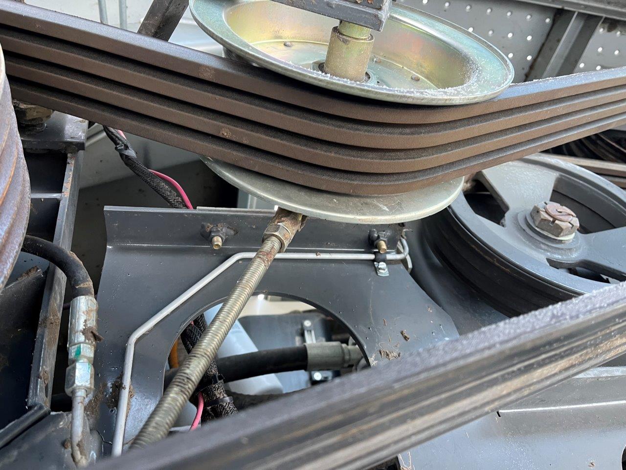 2011 AGCO Gleaner A86 w/ 4200-15' PU Combine