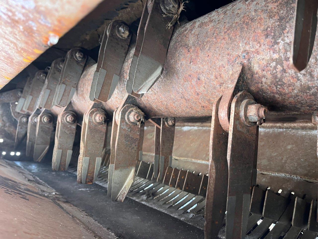 2011 AGCO Gleaner A86 w/ 4200-15' PU Combine