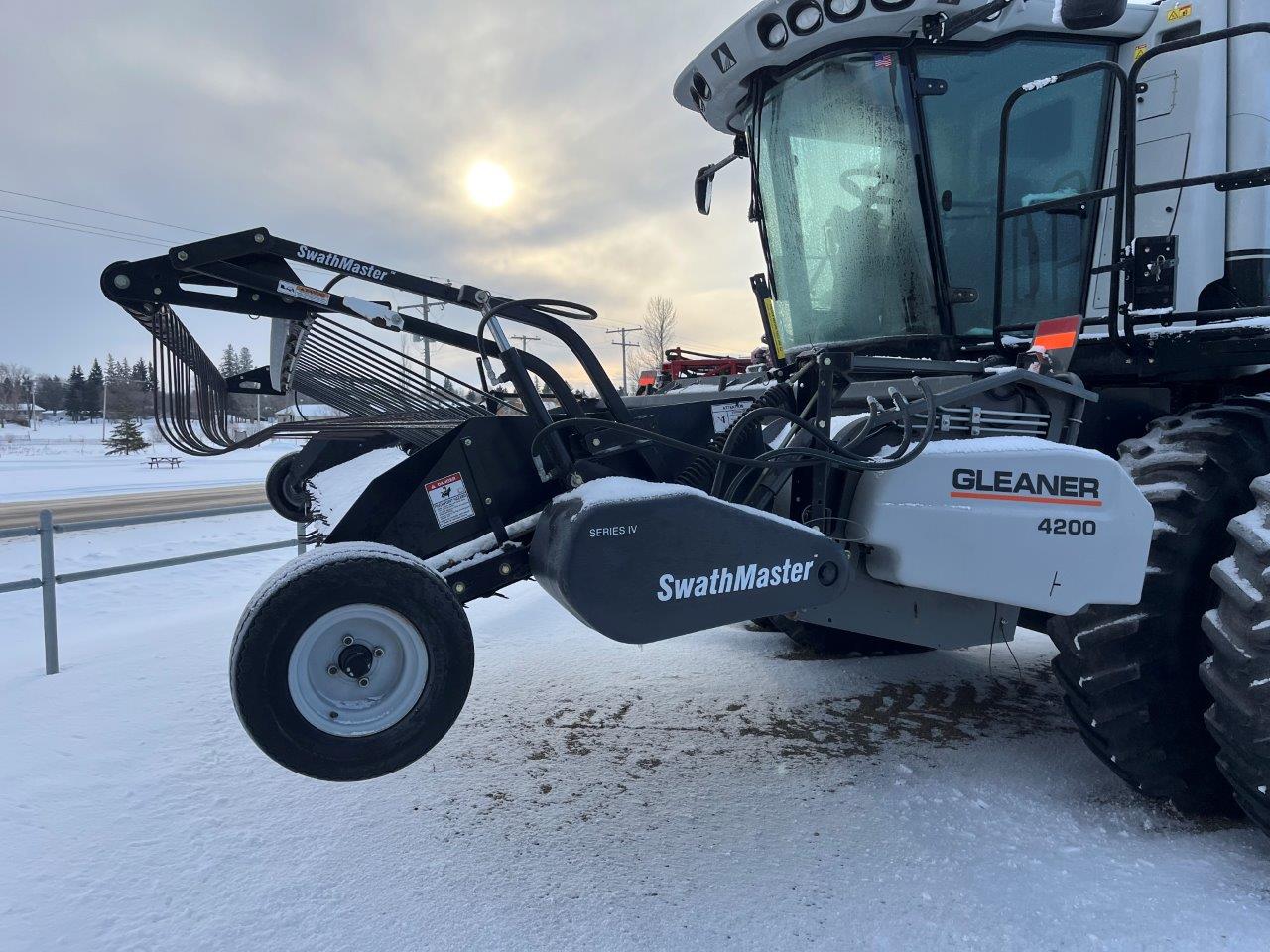 2011 AGCO Gleaner A86 w/ 4200-15' PU Combine