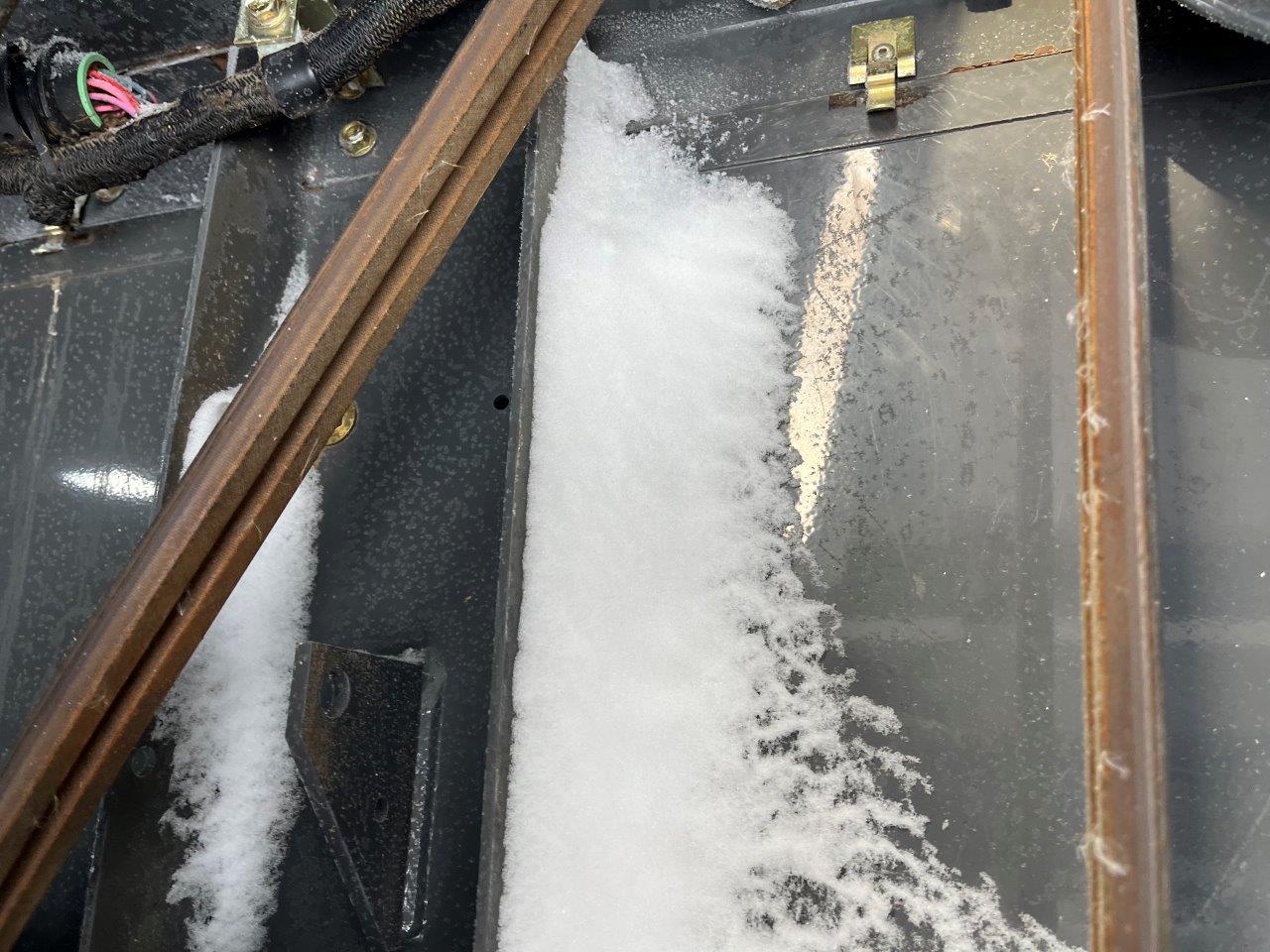 2011 AGCO Gleaner A86 w/ 4200-15' PU Combine