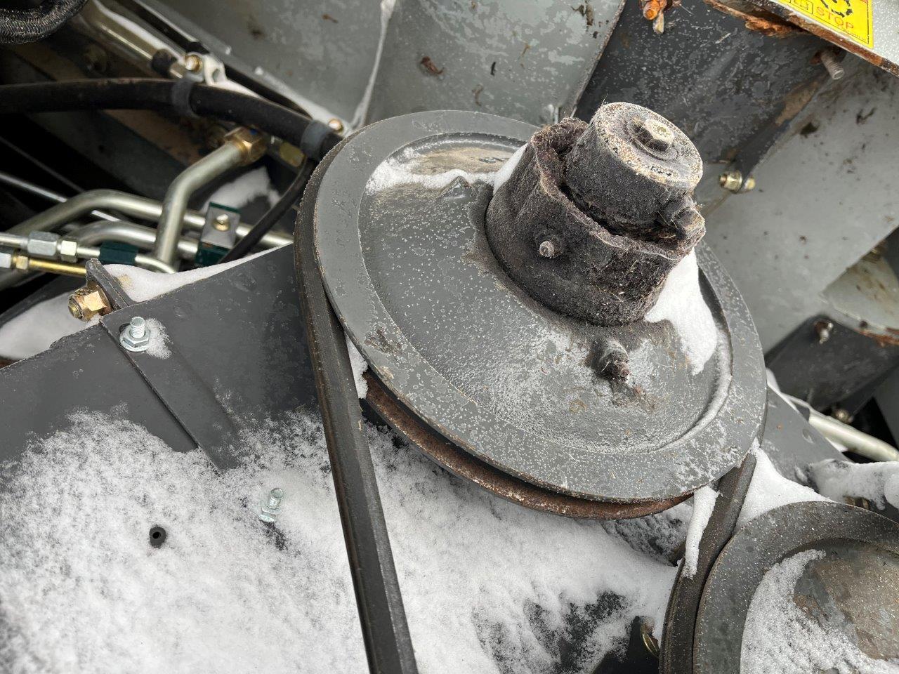 2011 AGCO Gleaner A86 w/ 4200-15' PU Combine