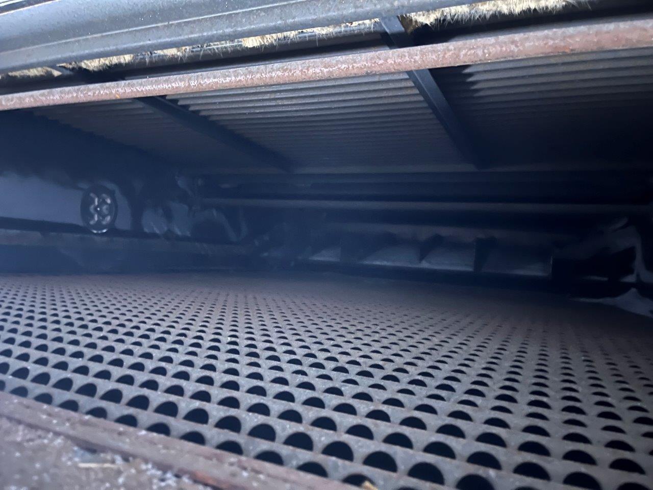 2011 AGCO Gleaner A86 w/ 4200-15' PU Combine