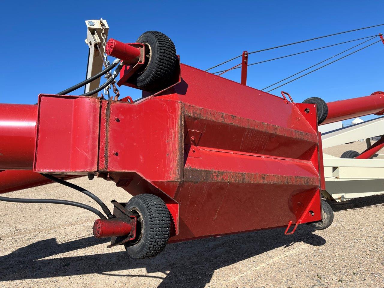 2009 Buhler Farm King Y1385TMMR Grain Auger