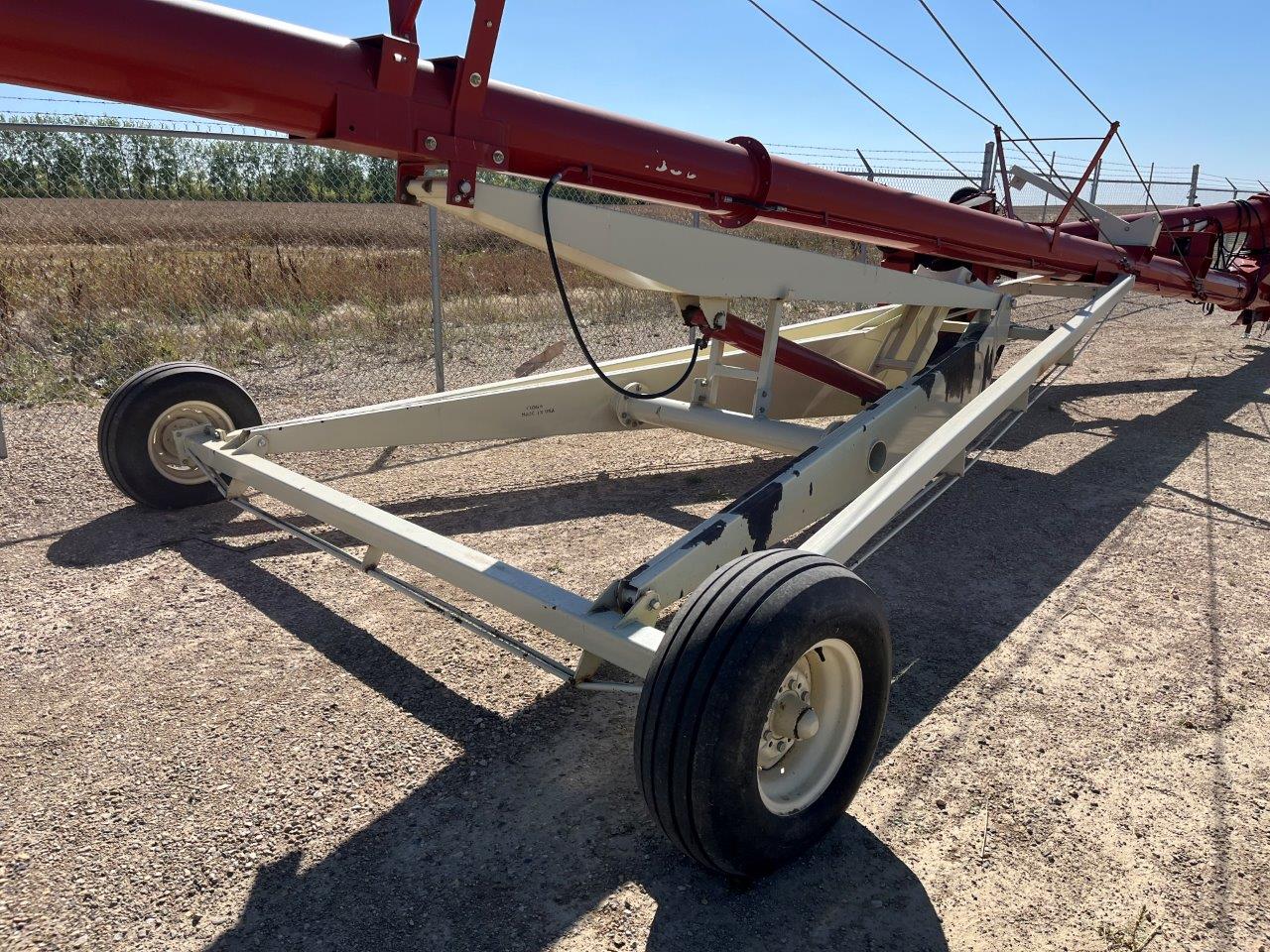 2009 Buhler Farm King Y1385TMMR Grain Auger