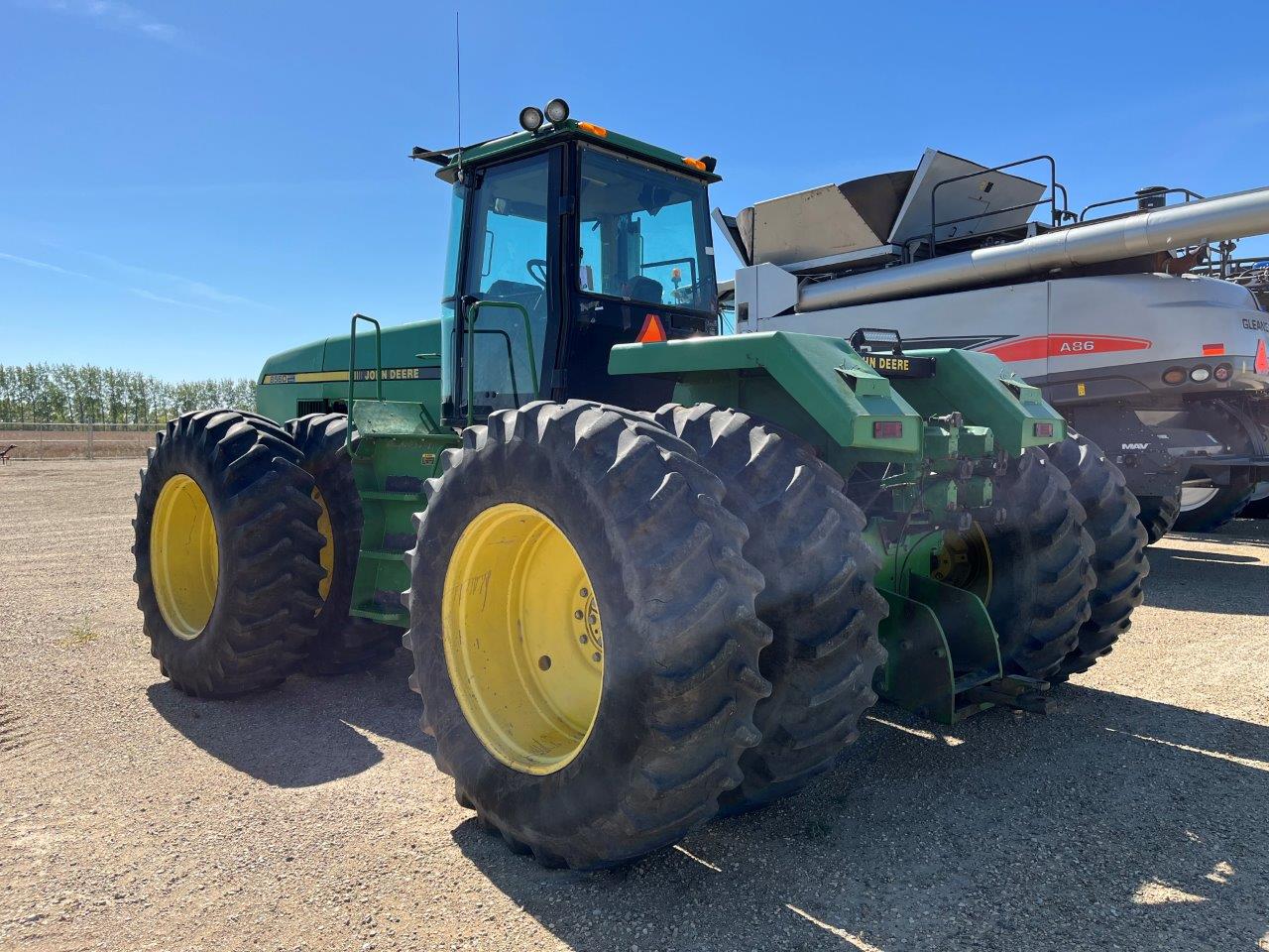 1990 John Deere 8560 Tractor