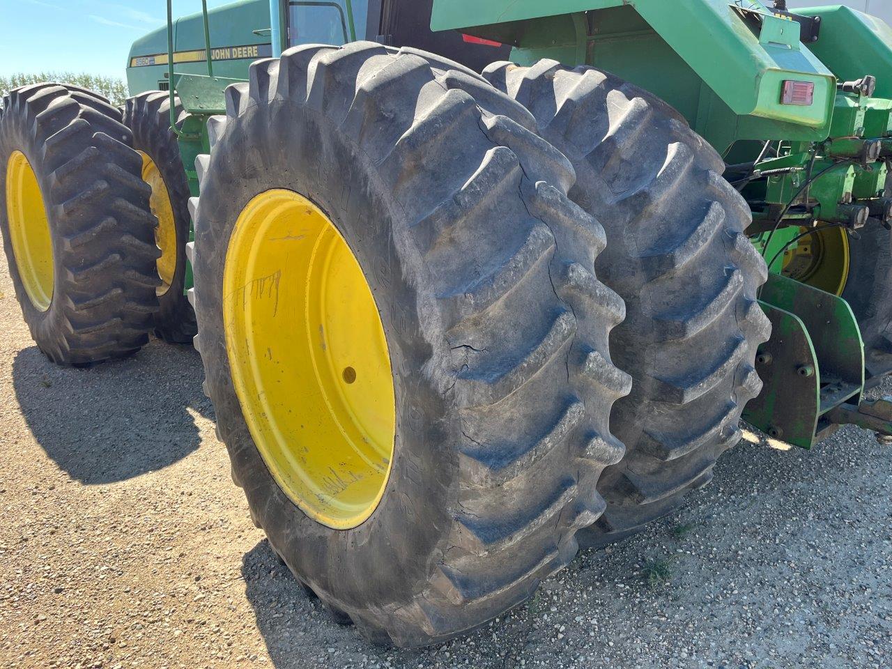 1990 John Deere 8560 Tractor