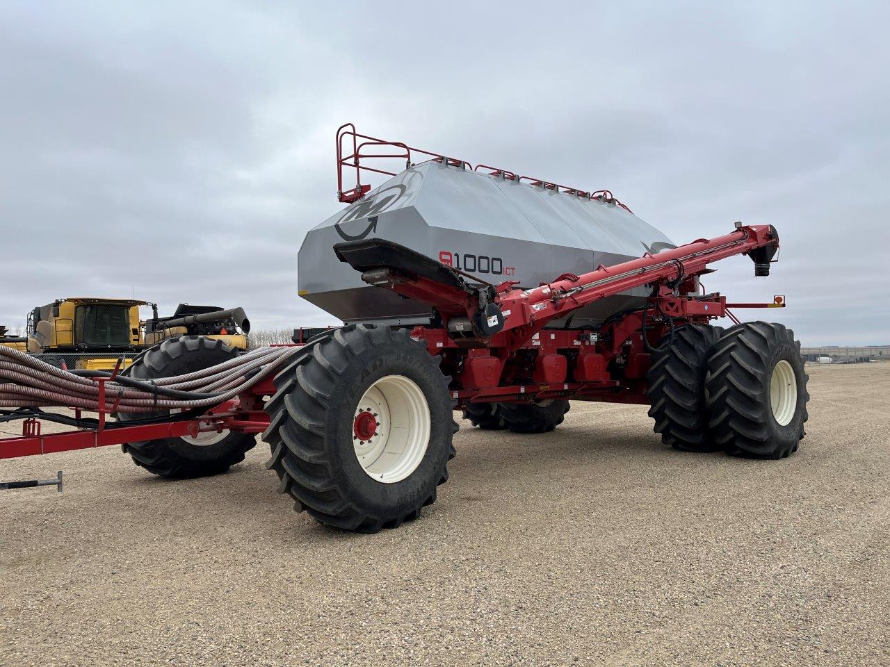 2006 Seed Master 6012 w/ 2017 Morris 91000ICT TBH Air Drill