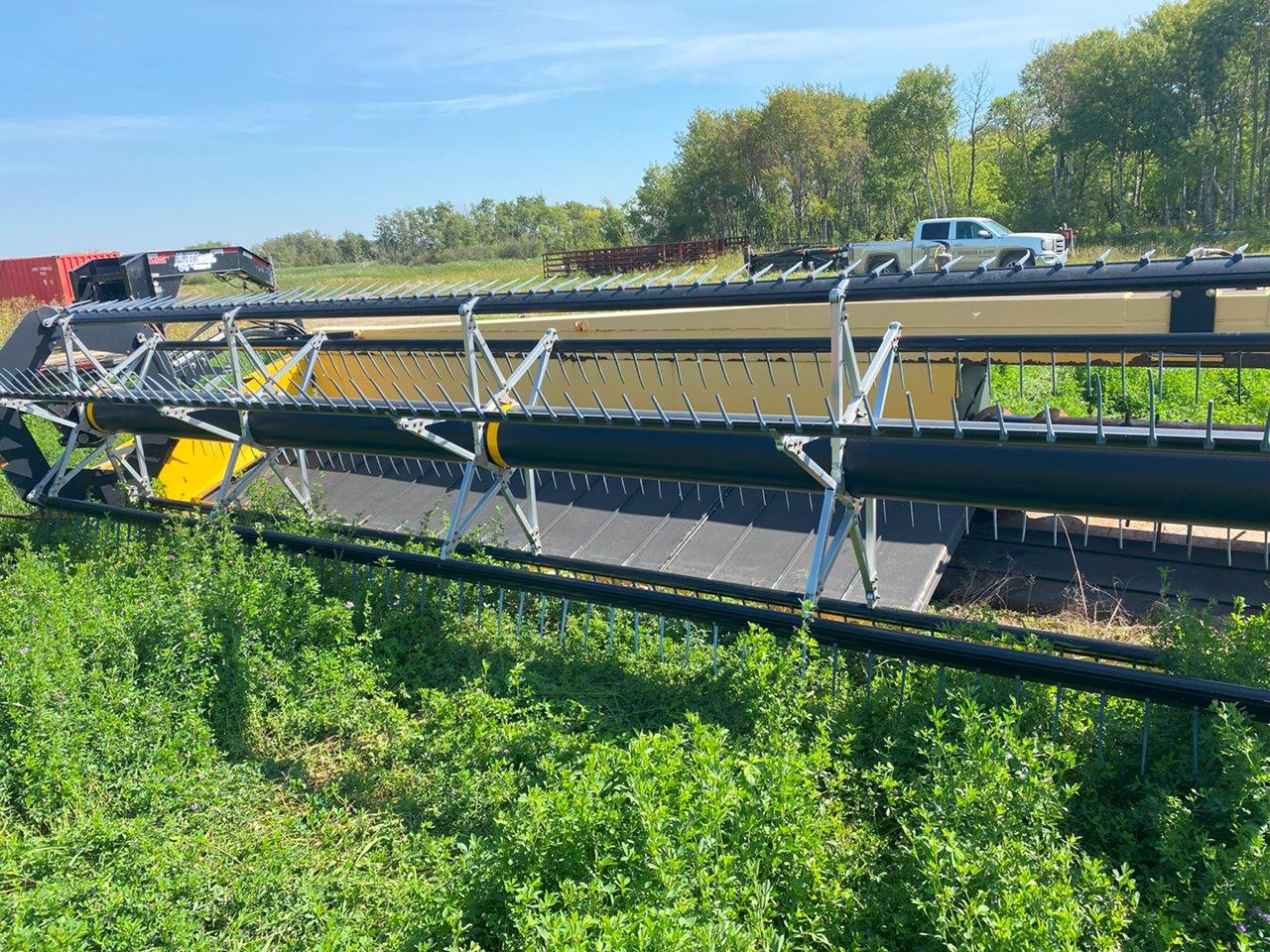 2009 New Holland 94C-36 Header Draper